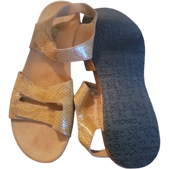 Vionic Valencia Tan Croc Embossed Velcro Closure Sandals  Sz 11 - Picture 3 of 9